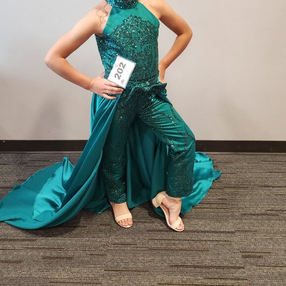 Girls fun fashion outfit - Picture 1 of 3